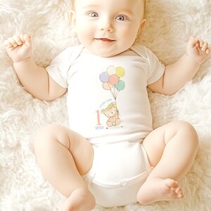 Bügelbild für Geburtstag von Baby, Kindern | Folie zum Aufbügeln auf Bodys oder Shirts | personalisiert mit Name und Alter | Bär mit Ballons