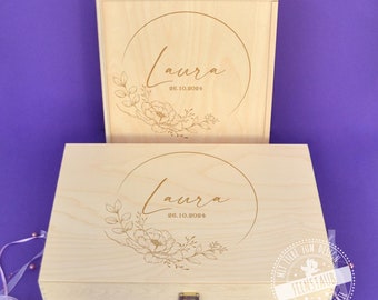 Houten babykistje, bewaardoosje gegraveerd met naam en geboortegegevens, gepersonaliseerde houten geschenkdoos, geboortecadeau, bloemen