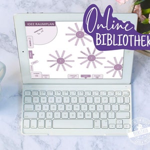 Puede incluir: Una tableta blanca con un teclado conectado. La pantalla muestra un plano de planta con el texto "IDEE RAUMPLAN" y un c&iacute;rculo morado con el texto "TANZFLACHE". La tableta est&aacute; sobre una superficie de m&aacute;rmol blanco. Un c&iacute;rculo morado con el texto "Online BIBLIOTHEK" est&aacute; en la esquina superior derecha de la pantalla.