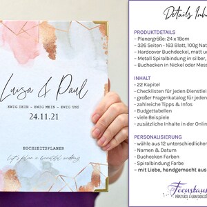 Puede incluir: Un planificador de bodas de acuarela rosa y dorado con el texto "Luiza & Paul" y "Ewig Dein - Ewig Mein - Ewig Uns" y la fecha "24.11.21". El planificador mide 61 cm por 46 cm y tiene 326 p&aacute;ginas.