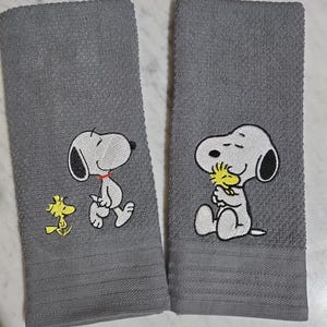 Embroidered Dog and Bird Kitchen Towels and Pot Holders Set