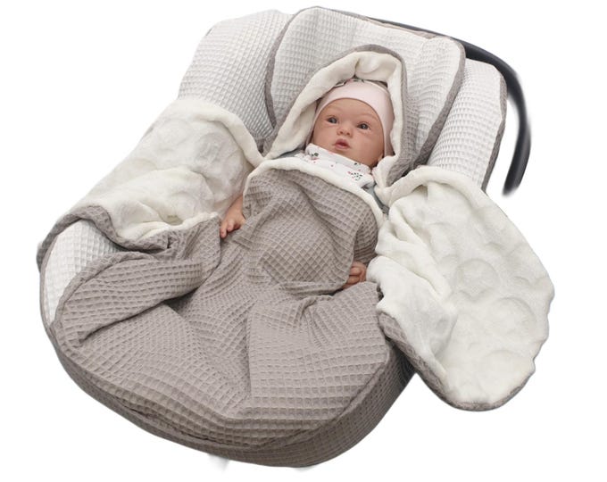 beige swaddling blanket from Atelier MiaMia