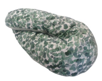 Coussin d'allaitement, coussin câlin ou simplement une housse en eucalyptus de l'Atelier MiaMia