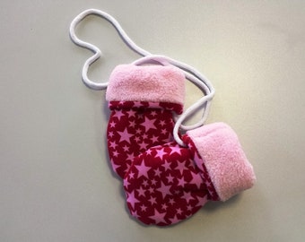 Baby mittens from Atelier MiaMia