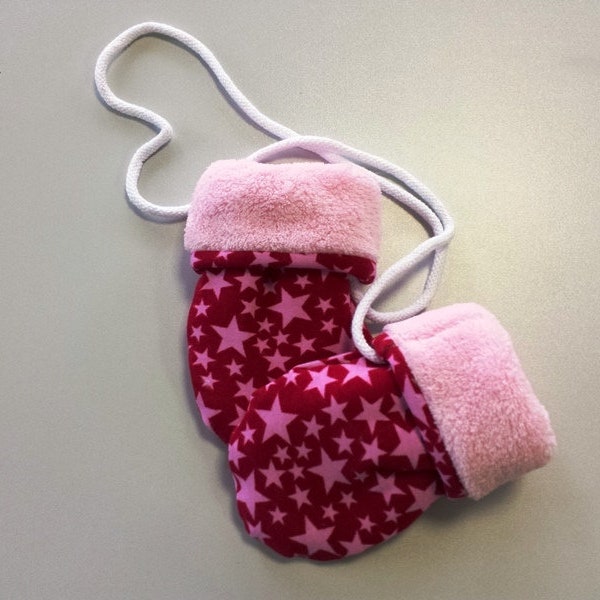Baby mittens from Atelier MiaMia