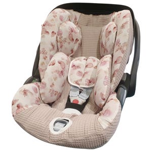 Pokrowiec na fotelik samochodowy Cybex Cloud T i-size firmy Atelier MiaMia