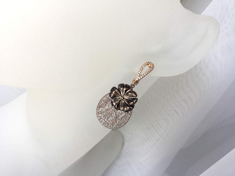 Zirconia Brown Ornament Earrings Bohemia Earrings with Mother-of-pearl flower rose gilded Taupe Filigree