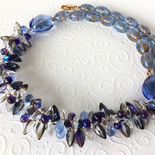 Halskette mit böhmischen Glasperlen, blau-grau-lila