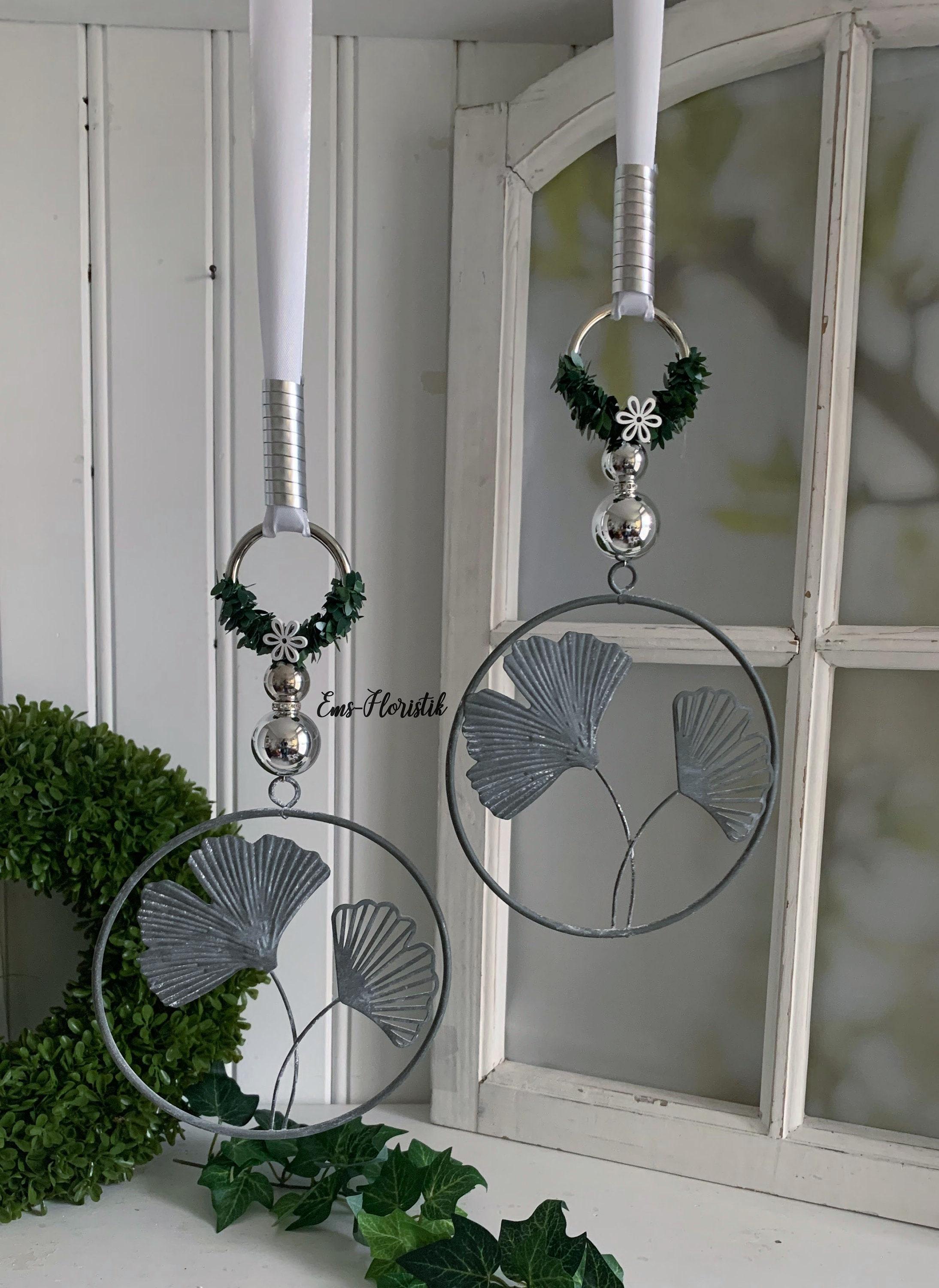 Fensterdeko Hänger Gingkoblatt im Metallring Ø 15 cm Shabby Chic grau