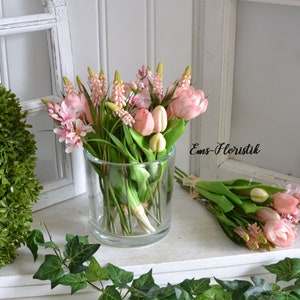 Tulips, muscari, hyacinths pink image 1