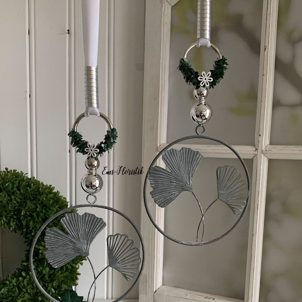 Window decoration hanger gingko leaf in a metal ring Ø 15 cm Shabby Chic gray