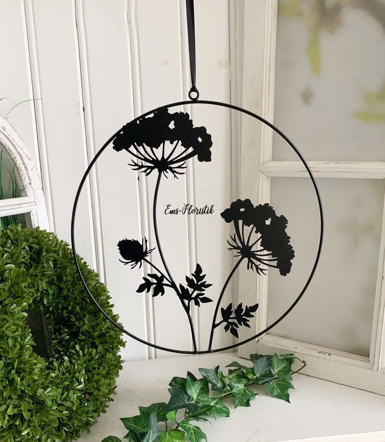 Fensterdeko Fenster-Hänger 35 cm Blumen im Ring aus Metall schwarz Bild 1
