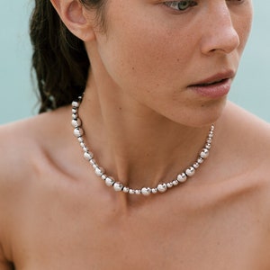 collier de perles dhématite de forme ronde, grand collier de perles dargent, collier de perles unisexe hématite, collier de perles dargent de déclaration image 1