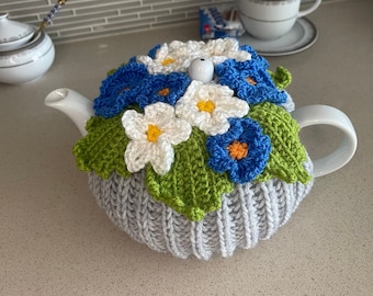 SALE 50%! Hand Knitted Violets White and Blue Flowers Tea Cozy ~ Teapot Warmer ~ for 2 pint (1.2L), 4 - 6 cup pot, GIFT for Tea Lover