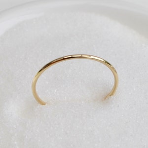 Schmaler 1mm Basic Ring aus 333er Gelbgold SonneSieben poliert