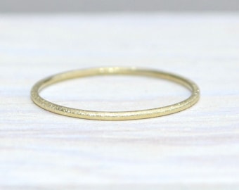 Schmaler 1mm Basic Ring aus 585er Gelbgold