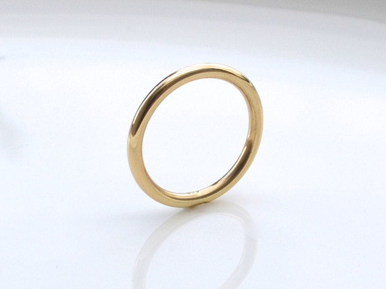 2mm Ring aus 333er Gelbgold, matt oder poliert poliert