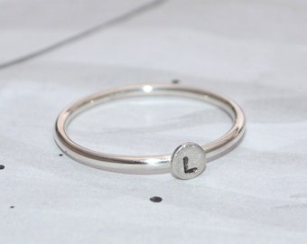 1,5mm Ring DOT aus 925er Silber + Initiale