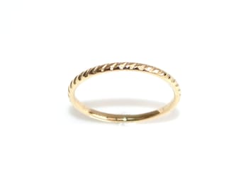 Ring "Chevron" aus 333er Gelbgold