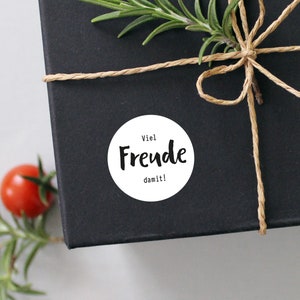 Sticker VIEL FREUDE DAMIT on white gift sticker image 3