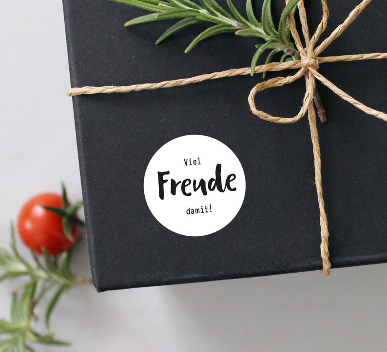 Sticker VIEL FREUDE DAMIT on white gift sticker image 3