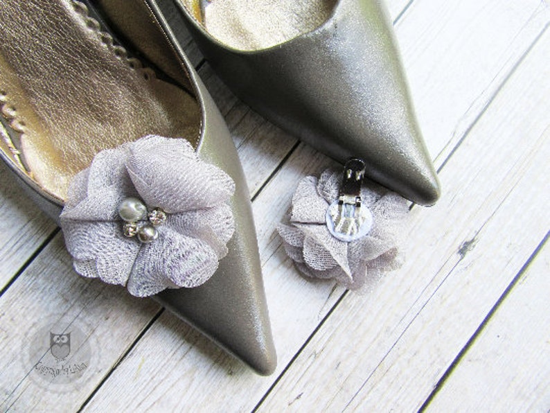 Schuhclips ca. 5 cm Chiffonblüte mit Perlen und Strass Farbwahl: marine, schneeweiß, creme, flieder, grau image 9