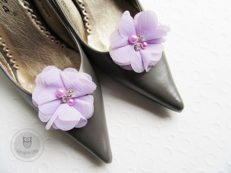 Schuhclips ca. 5 cm Chiffonblüte mit Perlen und Strass Farbwahl: marine, schneeweiß, creme, flieder, grau Purple