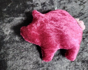 Small lucky pig pendant