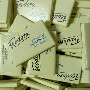 Chocolate bars in different sizes 28 Feodor Vollmilch