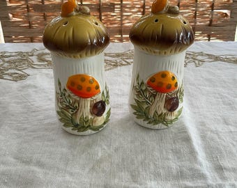 Salero y pimentero vintage Merry Mushroom de Sears, estilo rústico campestre de la abuela