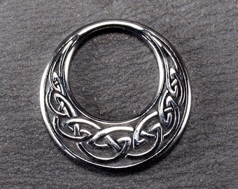 1 runder Keltischer Anhänger Edelstahl Irisches Glückssymbol Geschenk Talisman Glücksbringer Schutzamulett Amulett, 11084