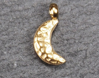 2 kleine Mond Anhänger texturiert 304 Edelstahl vergoldet klein zart strukturiert Halbmond Schmuckanhänger Boho Symbol, 11313