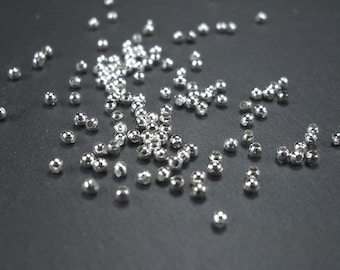 50 perle piccole 2 mm, argento, 10230