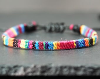 1 gewebtes Regenbogen Armband Freundschaftsarmband bunt längenverstellbar 5 mm Pride LGBTQ queer Solidarität Sommer Urlaub Festival, 11308