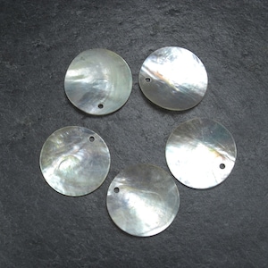 5 pendants mother of pearl, shell disc, 2.5 cm, Akoya, 10012