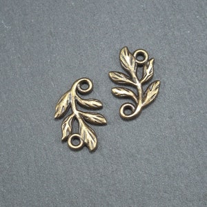 2 bladkopplingar, grenar, hängen, antikbrons, 10434