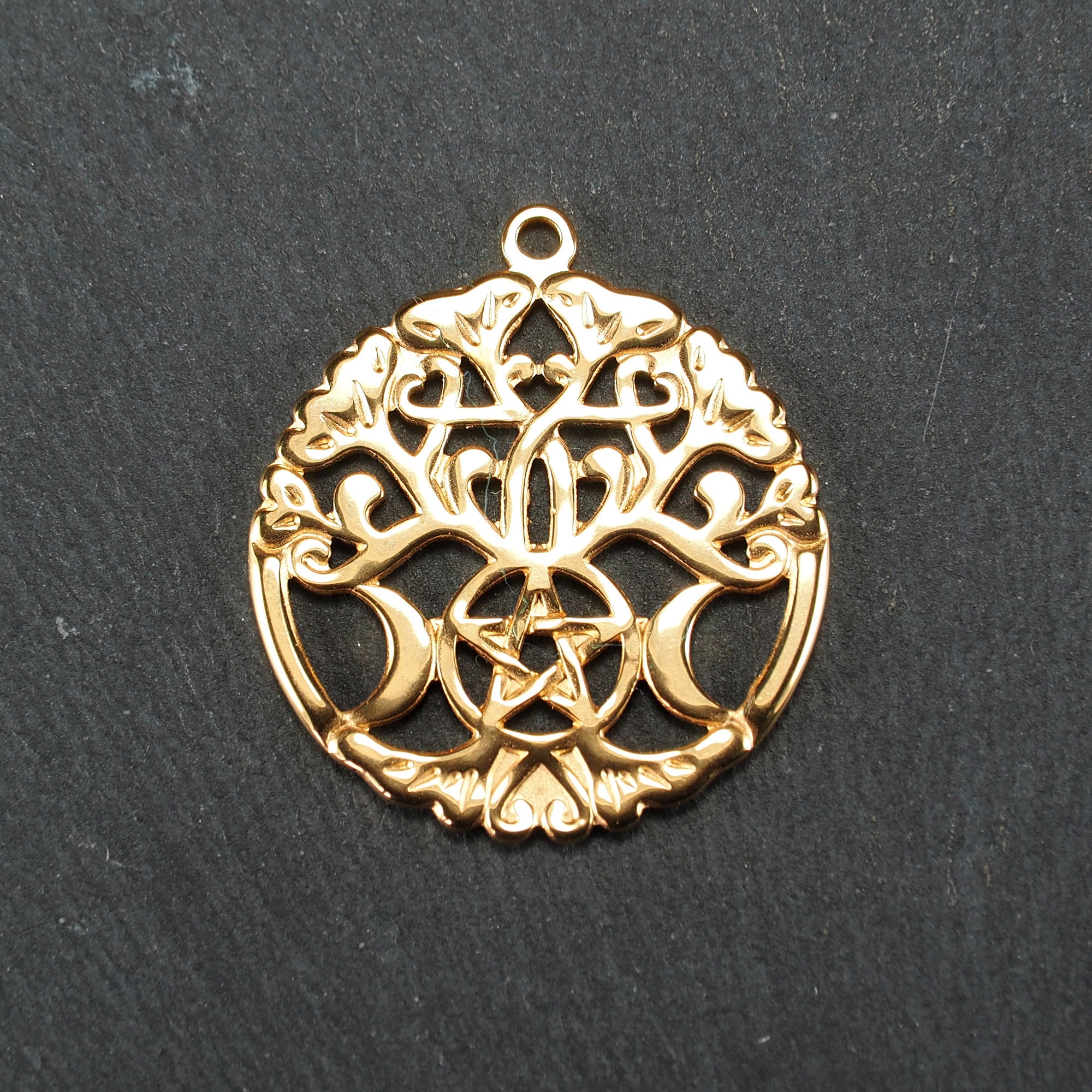 1 Colgante de Árbol de la Vida con pentagrama y fase lunar creciente en acero inoxidable bañado en oro iónico, 10895