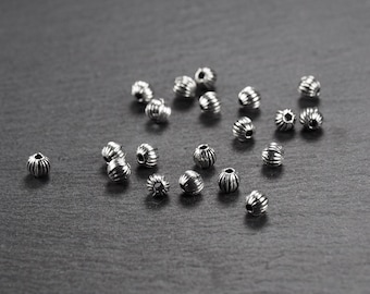 20 kleine Spacer Perlen geriffelt, 10233
