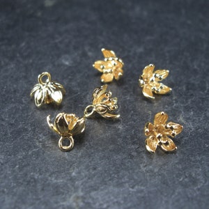 2 flower pendants, 24 carat gold-plated, 10341