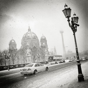 Photography series Berlin, 4 cards in a set, square 12 x 12 cm, black and white with sepia effect image 4