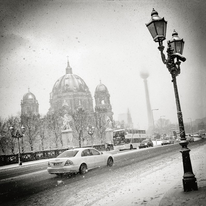 Photography series Berlin, 4 cards in a set, square 12 x 12 cm, black and white with sepia effect image 4