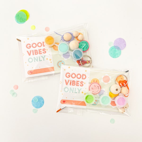 DIY Happy Face Kids Keychain Party Favor | Colorful Groovy 70s Kids Birthday Party | Retro Modern Party Favor | Kidchella Party Favor Craft