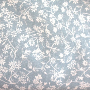298 cm wide - Ökotex - flower tendrils pigeon blue cotton fabric cotton poplin