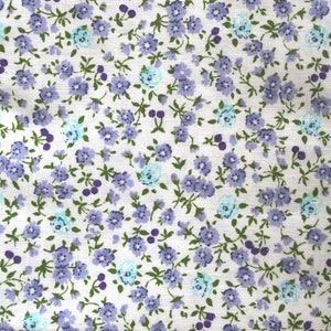 Cotton fabric ~ Scattered flowers iris blue ~ Ökotex flowers blue purple