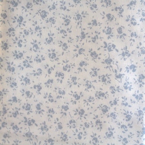 Cotton fabric Ökotex * w/light blue flowers poplin