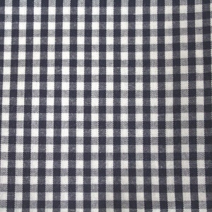 Könnte beinhalten: Ein schwarz-weißes Gingham-Gewebe mit einem karierten Muster.