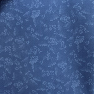 39 x 108 cm remnant piece of traditional fabric ~ allover flowers ink blue dirndl cotton fabric