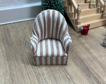 Wichtel Sessel Mit Stoffbezug Miniatur Wohnzimmer Möbel Größe 8 X 6 Cm Sitzmöglichkeit Stoffsessel