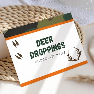 Mall för placeringskort för hjortjakt, födelsedagsmattält, utskrivbar barnkamouflage, vikt matetikett, rustik buffé i skogen HCP2024