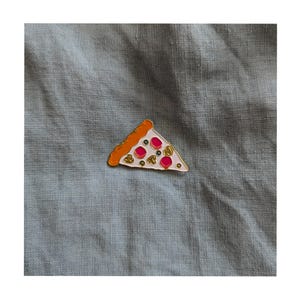 Vintage Enamel Pizza Pinback Pin